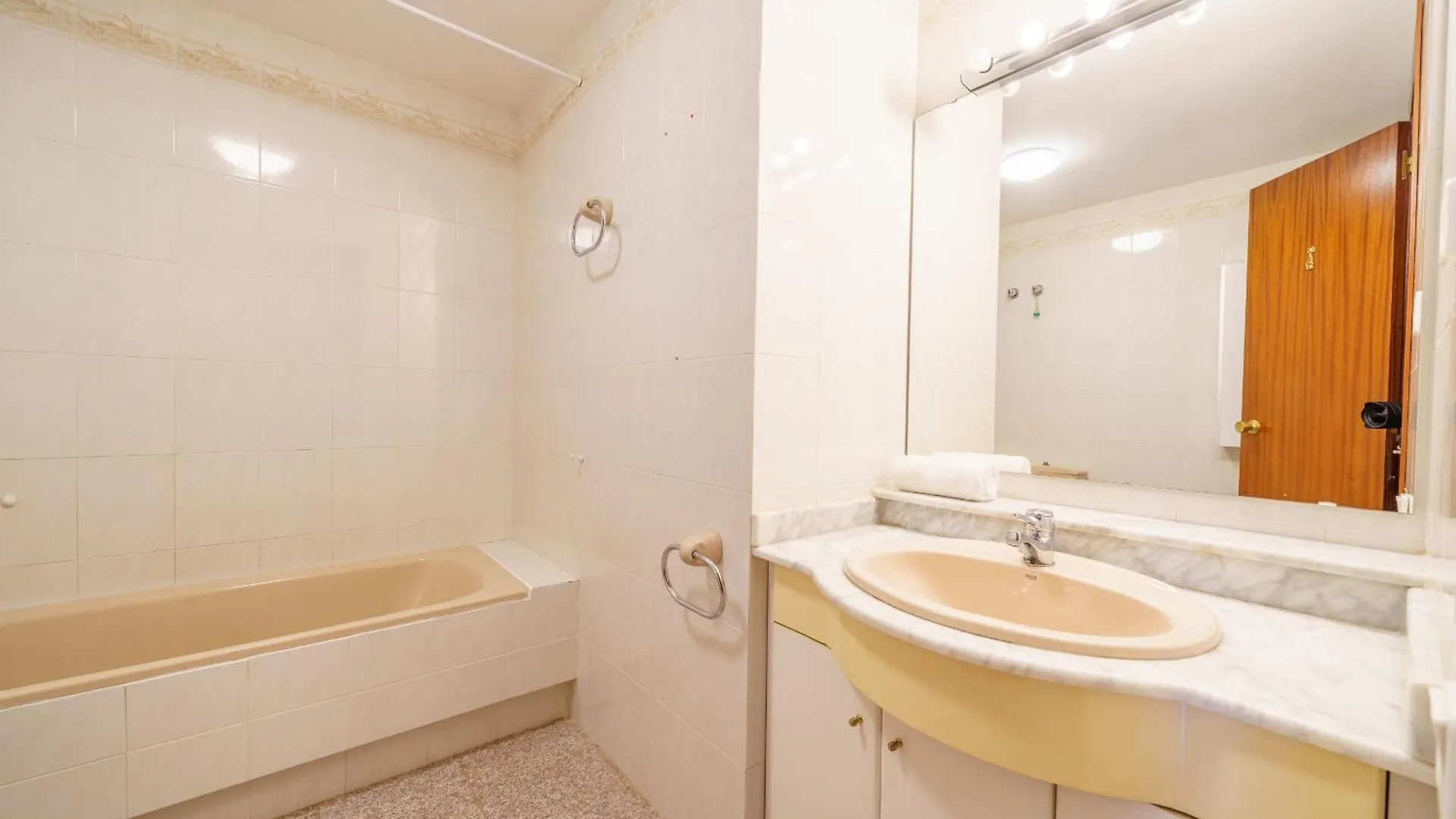 Homeholidaysrentals Anglada - Costa Barcelona Santa Susanna